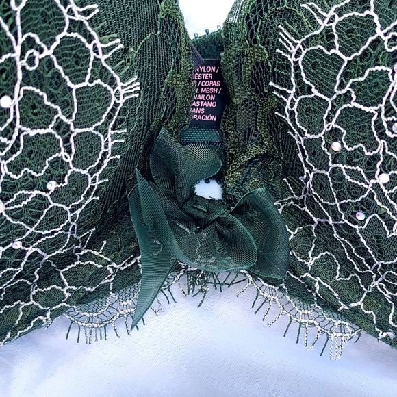 Victoria's Secret Dream Angel's Women's Green Lace Push-up Bra - Picture 4 of 8
